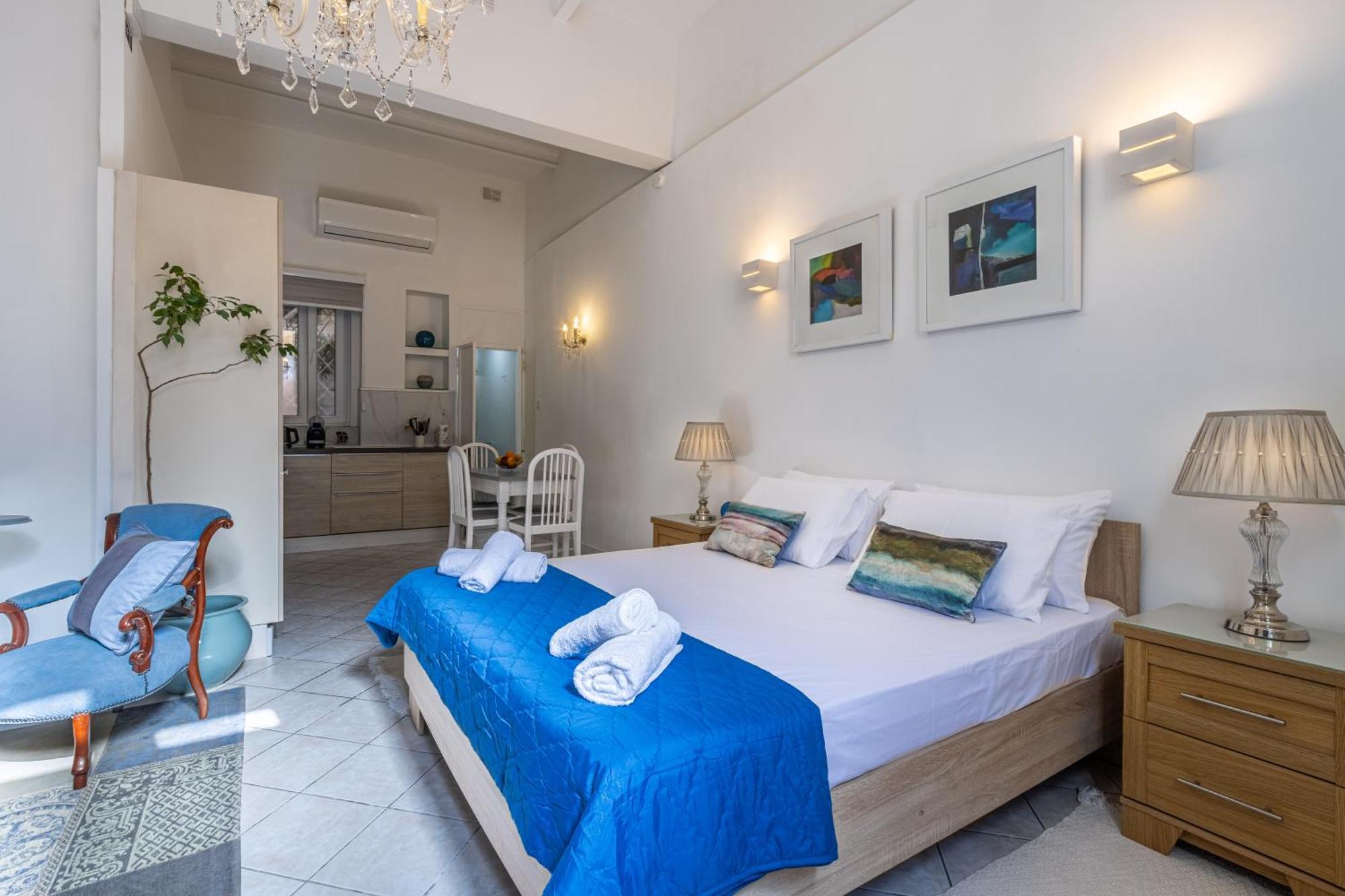Cozy Carisma Lodging - Central, New And Independent Studio Apartment Слима Екстериор снимка