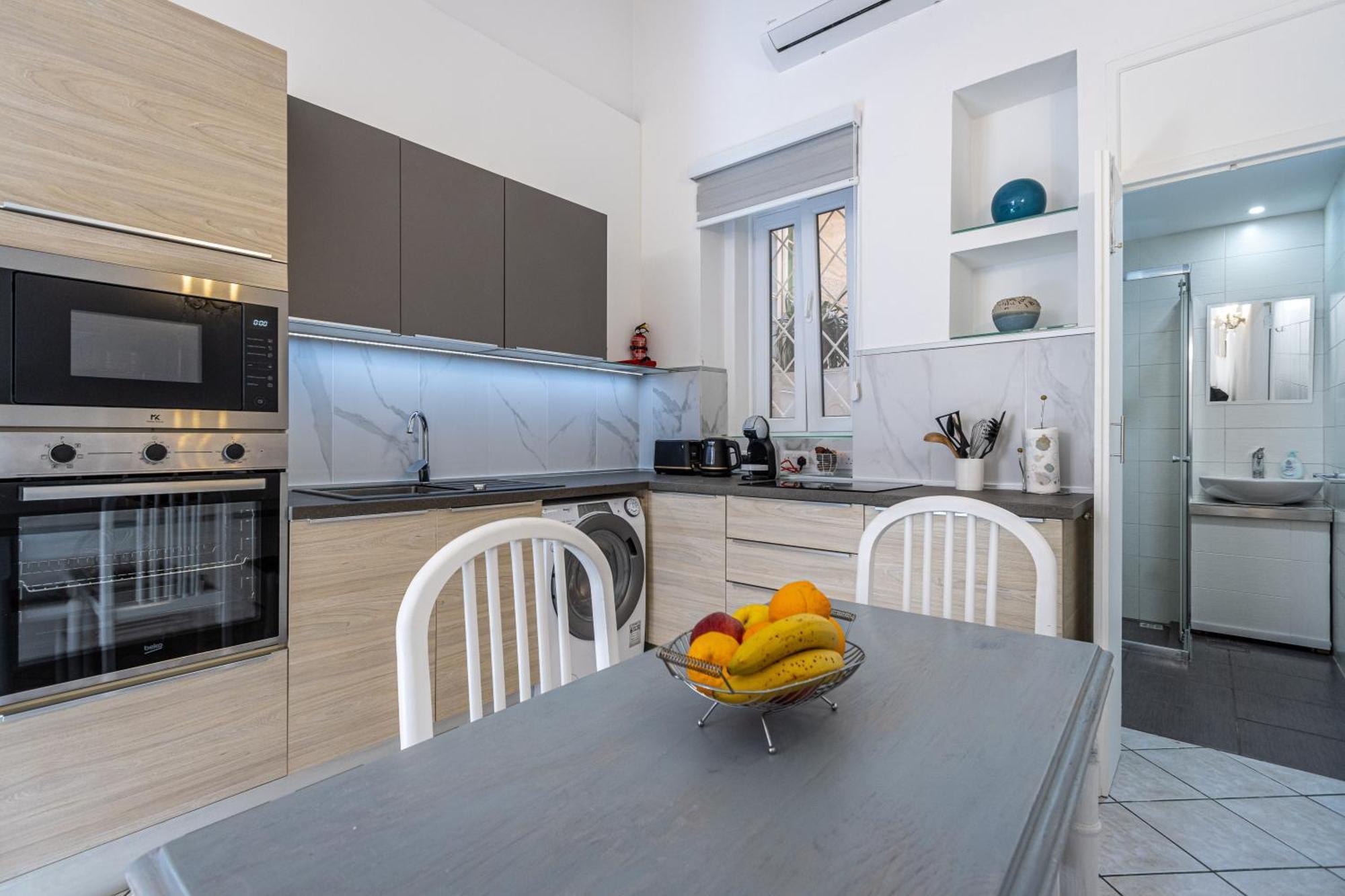 Cozy Carisma Lodging - Central, New And Independent Studio Apartment Слима Екстериор снимка