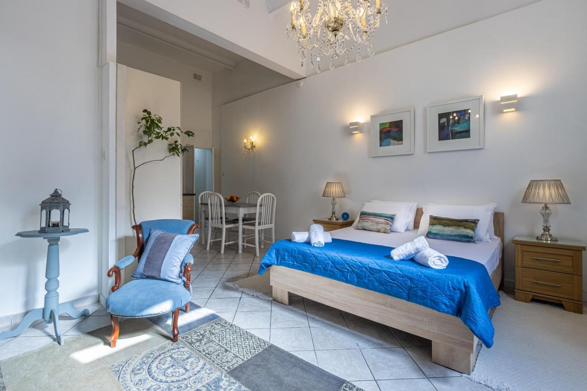 Cozy Carisma Lodging - Central, New And Independent Studio Apartment Слима Екстериор снимка